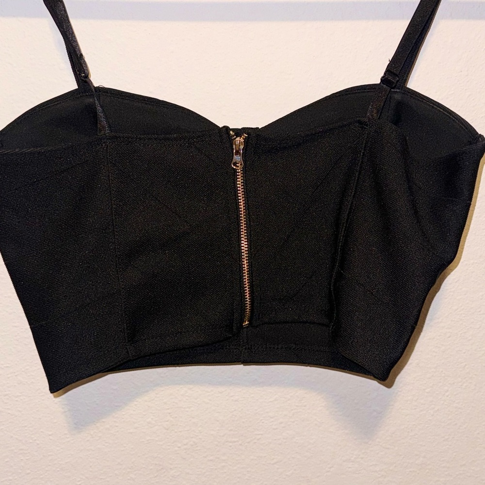 Crop top 😍🖤 - Picture 2 of 2